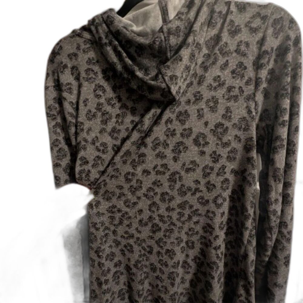 Lucky Brand gray leopard hooded cardigan M